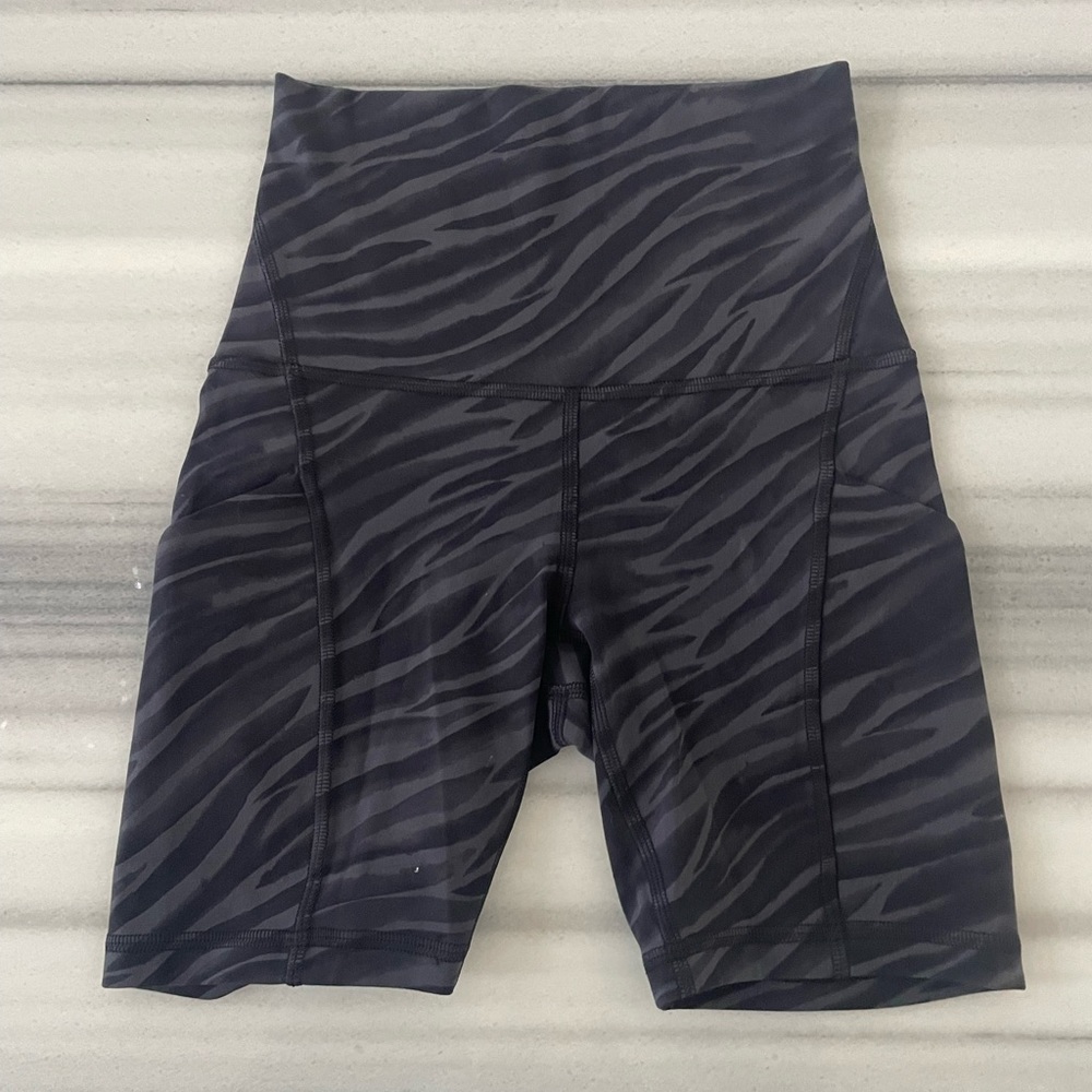 Lululemon Align High Rise Short with Pockets 6” Size 0